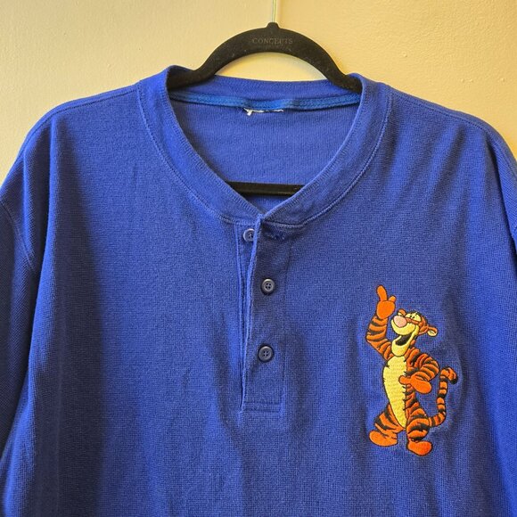 Vintage Disney Store Thermal Blue Tigger Embroidered Henley Shirt Mens L Short S - Picture 4 of 9